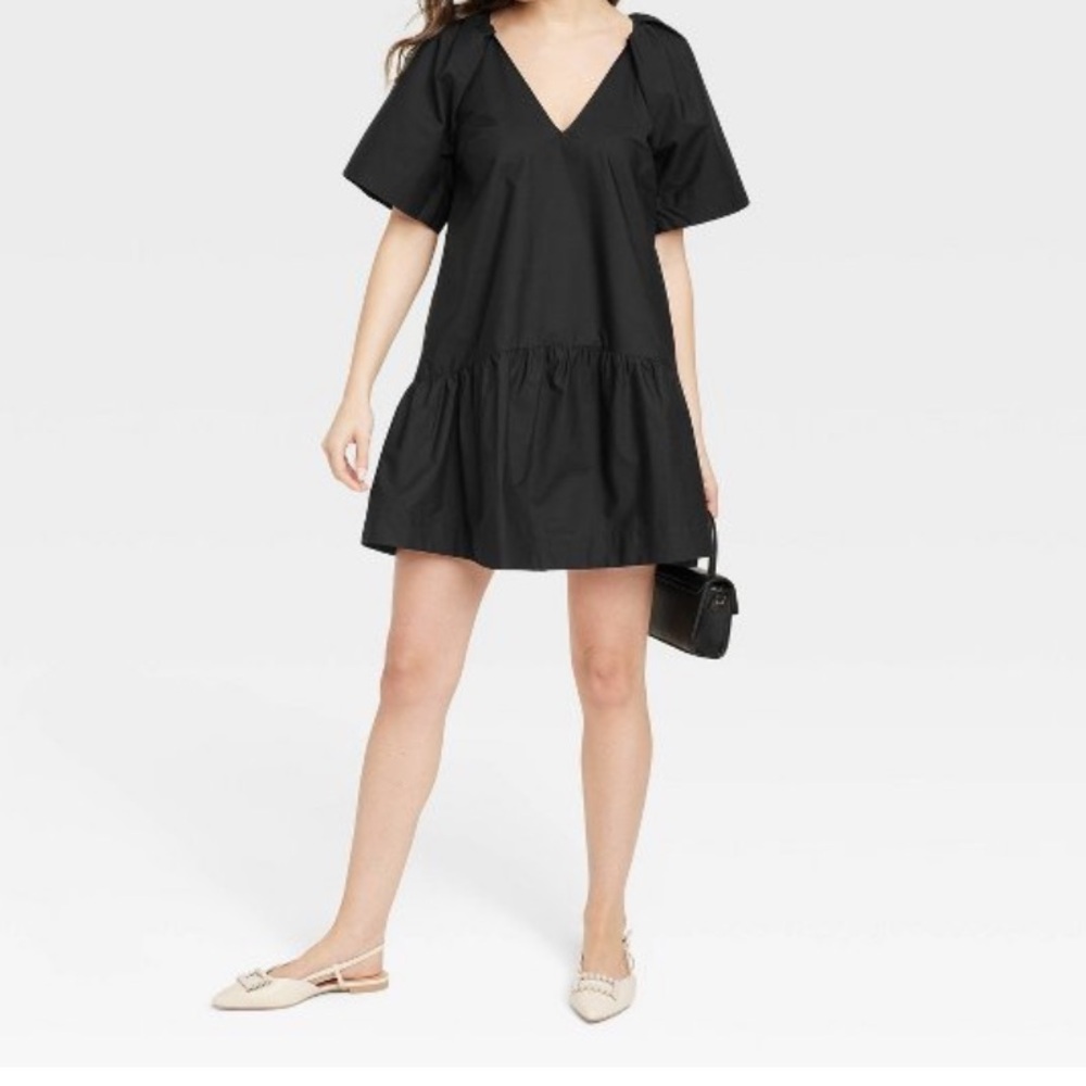 Women’s Flutter Short Sleeve poplin Dress.  Size.  XS.  Black